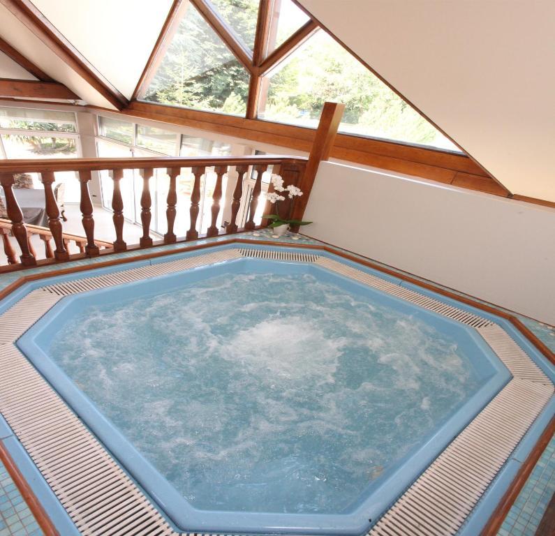 Saint Graal Bed & Breakfast Chamant ภายนอก รูปภาพ