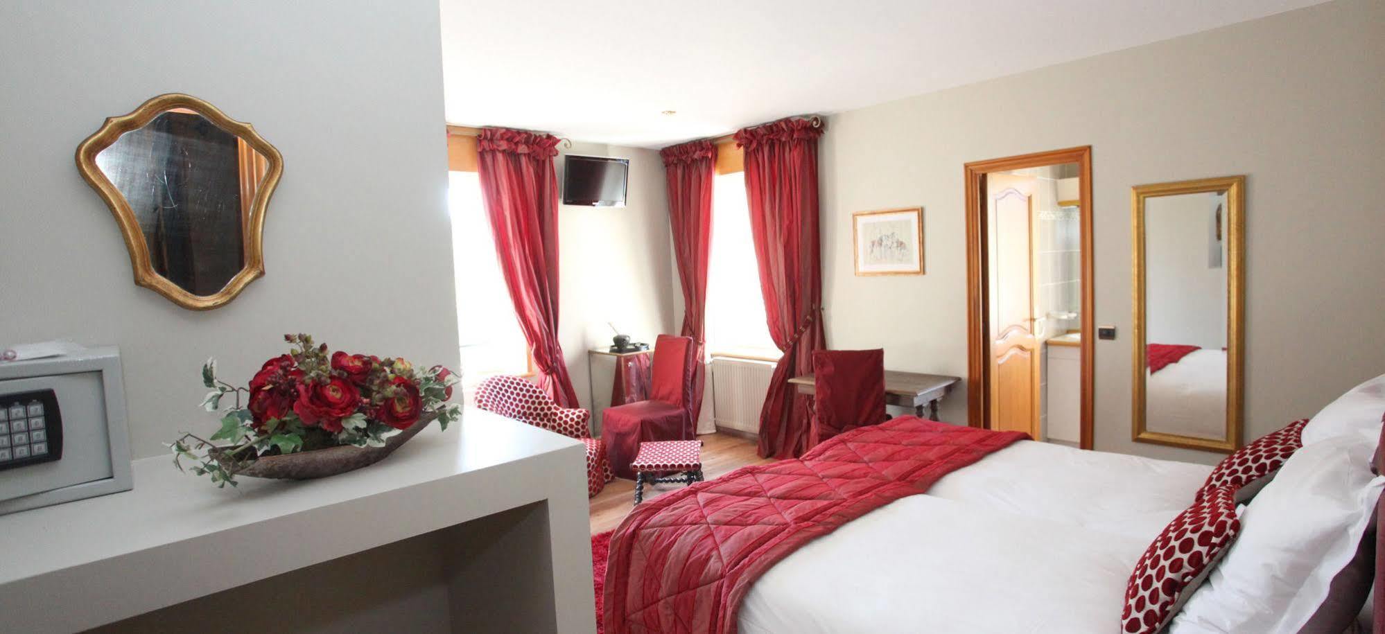 Saint Graal Bed & Breakfast Chamant ภายนอก รูปภาพ