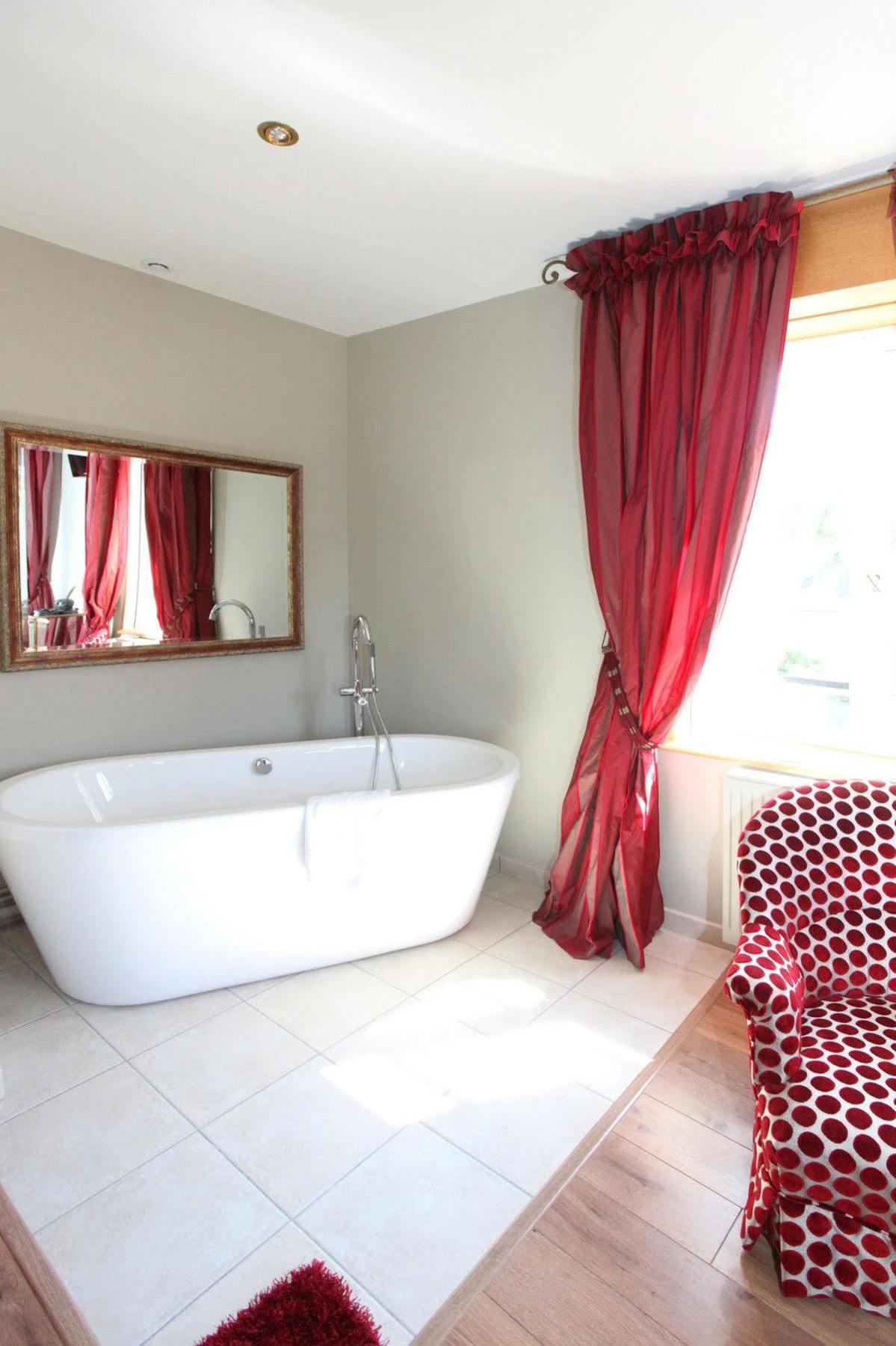Saint Graal Bed & Breakfast Chamant ภายนอก รูปภาพ