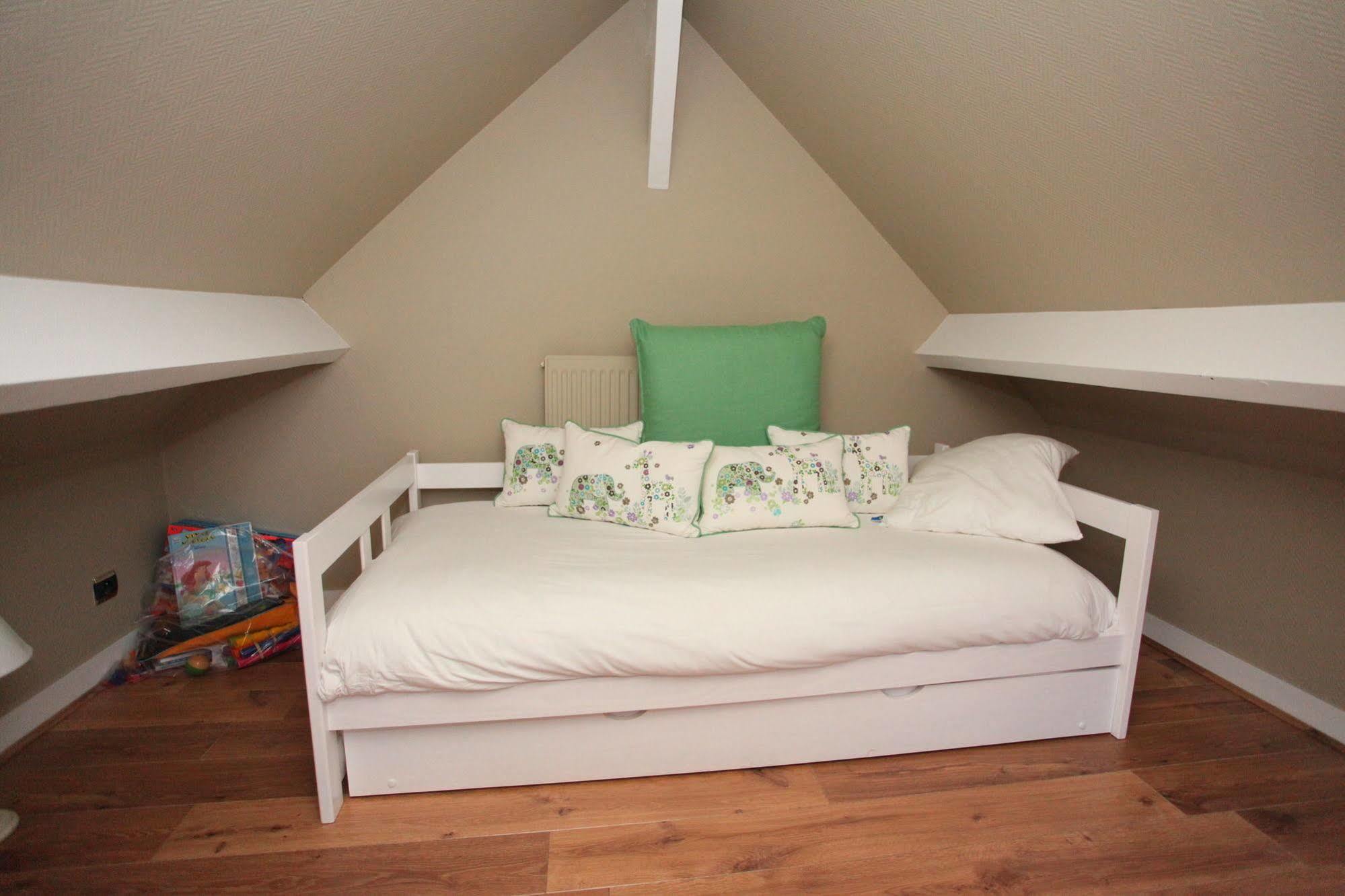 Saint Graal Bed & Breakfast Chamant ภายนอก รูปภาพ