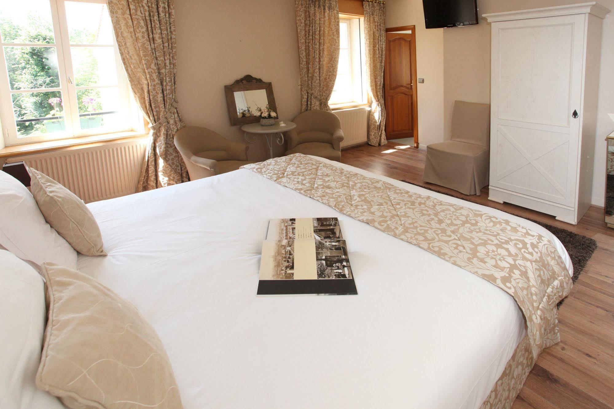 Saint Graal Bed & Breakfast Chamant ภายนอก รูปภาพ