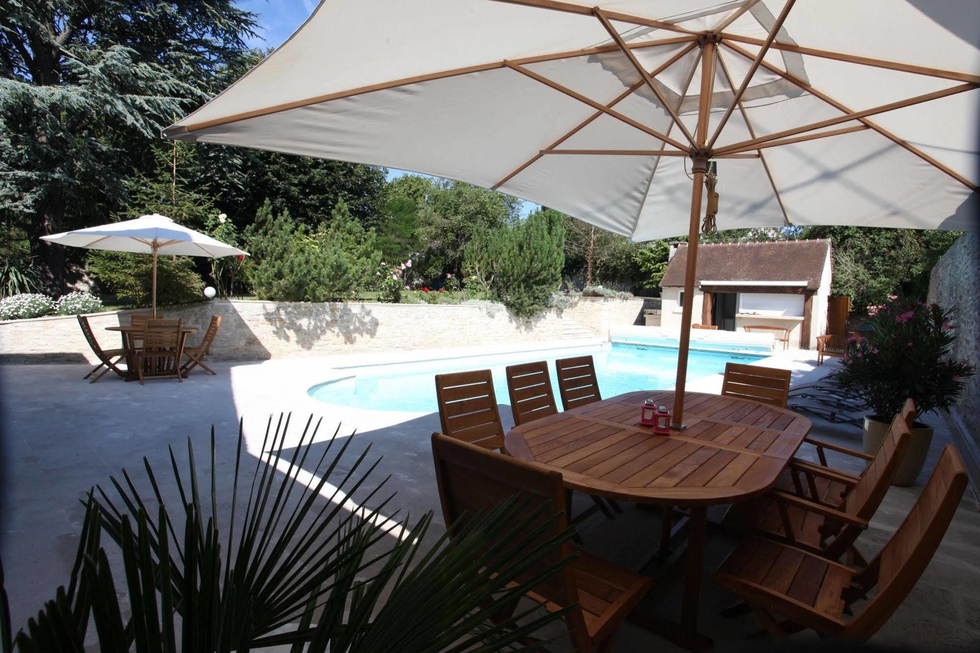 Saint Graal Bed & Breakfast Chamant ภายนอก รูปภาพ
