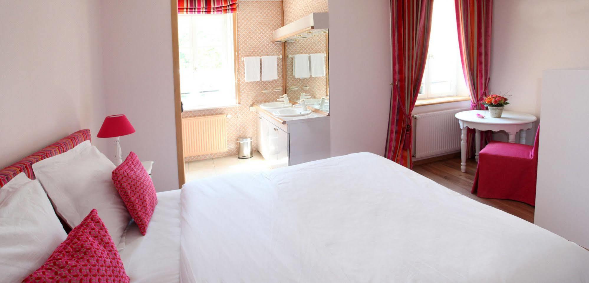 Saint Graal Bed & Breakfast Chamant ภายนอก รูปภาพ
