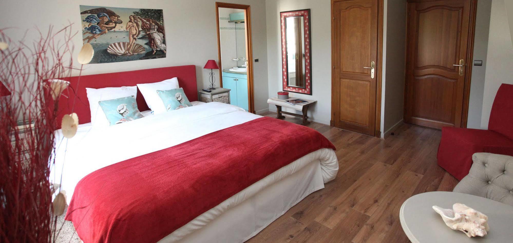 Saint Graal Bed & Breakfast Chamant ภายนอก รูปภาพ
