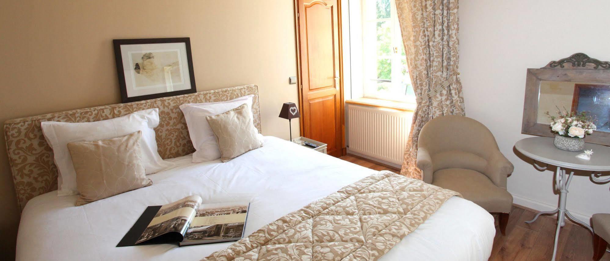 Saint Graal Bed & Breakfast Chamant ภายนอก รูปภาพ