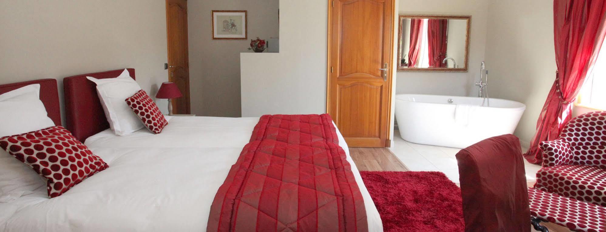 Saint Graal Bed & Breakfast Chamant ภายนอก รูปภาพ